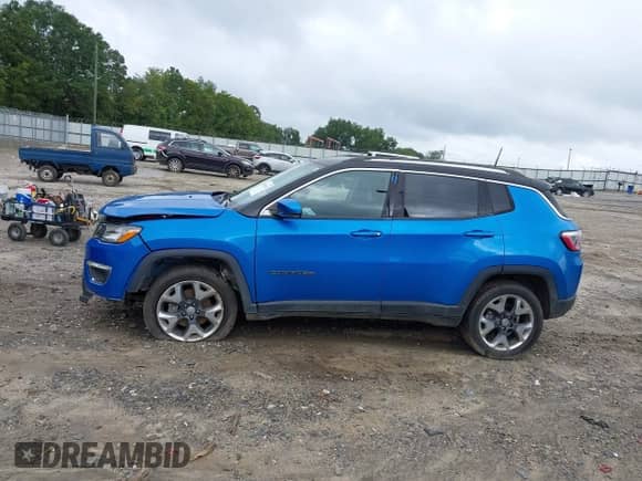 2020 Jeep Compass Limited with VIN 3C4NJDCB7LT208827, listed as a IAAI auction lot 43063182 with 94,469 mi miles and . Bid and sale history available at DreamBid. Image 14.