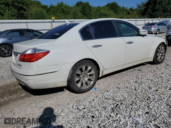 2009 Hyundai Genesis с VIN KMHGC46E29U057933, выставлен на аукционе Copart как лот 69610965 с пробегом 276 275 миль миль и Чистый • Clean title. История ставок и продаж доступна на DreamBid. Изображение 3.