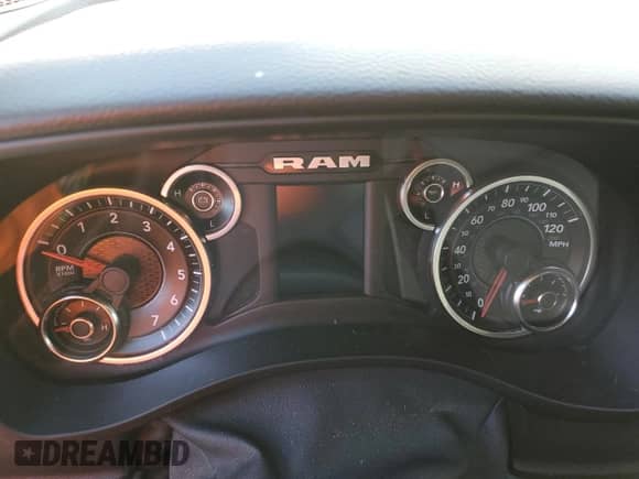 2020 Ram 1500 Big Horn z VIN 1C6RREFG3LN119738, wystawiony jako Copart lot #74769604 z przebiegiem Nie podano mil oraz Nie do naprawy • Non repairable. Historia ofert i sprzedaży dostępna na DreamBid. Obrazek 9.