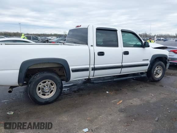 2002 Chevrolet Silverado 1500HD LS с VIN 1GCGC13U42F242249, выставлен на аукционе IAAI как лот 41308132 с пробегом 308 743 миль миль и . История ставок и продаж доступна на DreamBid. Изображение 13.