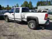 2002 Chevrolet Silverado 2500HD LS z VIN 1GCHC29U72E117463, wystawiony jako Copart lot #81401095 z przebiegiem 165 754 mil mil oraz Szkoda całkowita • Salvage title. Historia ofert i sprzedaży dostępna na DreamBid. Obrazek 2.
