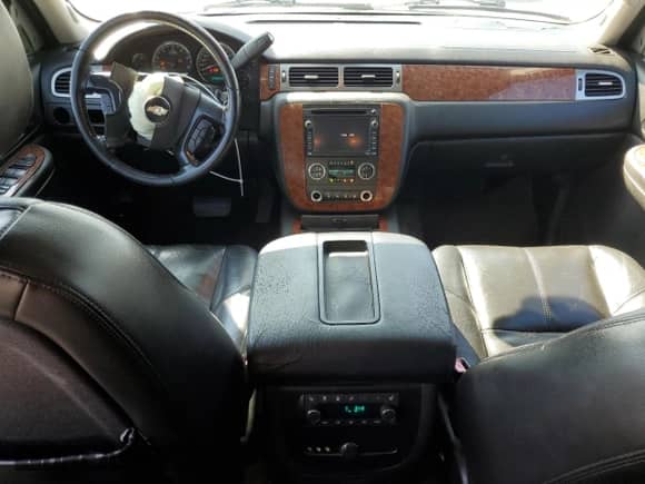 2007 Chevrolet Tahoe LTZ с VIN 1GNFC13037J343657, выставлен на аукционе Copart как лот 85903815 с пробегом 314 507 миль миль и Списание • Salvage title. История ставок и продаж доступна на DreamBid. Изображение 8.