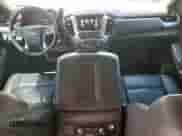 2015 Chevrolet Suburban LT z VIN 1GNSCJKC5FR528464, wystawiony jako Copart lot #70895855 z przebiegiem 164 869 mil mil oraz Szkoda całkowita • Salvage title. Historia ofert i sprzedaży dostępna na DreamBid. Obrazek 8.