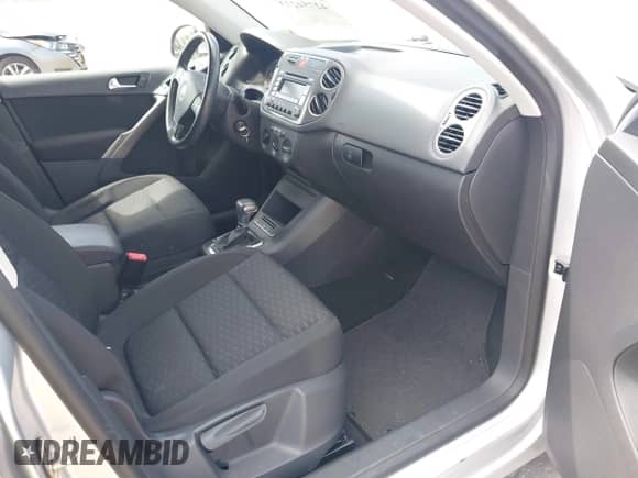 2009 Volkswagen Tiguan S с VIN WVGAV75N19W508048, выставлен на аукционе IAAI как лот 42754273 с пробегом 84 535 миль миль и . История ставок и продаж доступна на DreamBid. Изображение 5.