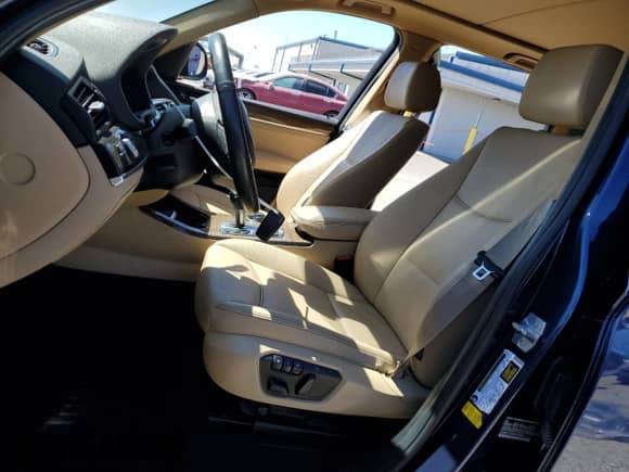 2017 BMW X3 sDrive28i с VIN 5UXWZ7C39H0V90806, выставлен на аукционе Copart как лот 71278515 с пробегом 106 566 миль миль и Списание • Salvage title. История ставок и продаж доступна на DreamBid. Изображение 7.