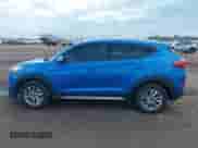 2017 Hyundai Tucson SE z VIN KM8J3CA49HU261092, wystawiony jako IAAI lot #43054109 z przebiegiem 127 728 mil mil oraz . Historia ofert i sprzedaży dostępna na DreamBid. Obrazek 14.