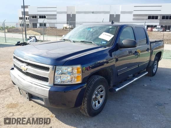 2009 Chevrolet Silverado 1500 LT with VIN 3GCEC23CX9G281232, listed as a IAAI auction lot 42968901 with 180,680 mi miles and . Bid and sale history available at DreamBid. Image 2.