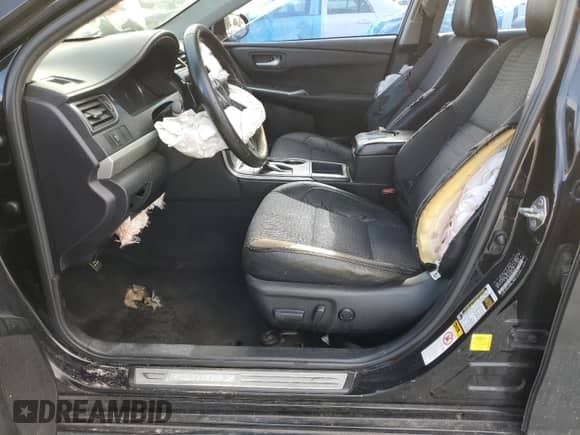 2015 Toyota Camry SE z VIN 4T1BF1FK5FU923948, wystawiony jako Copart lot #82100065 z przebiegiem 224 274 mil mil oraz Nie do naprawy • Non repairable. Historia ofert i sprzedaży dostępna na DreamBid. Obrazek 7.