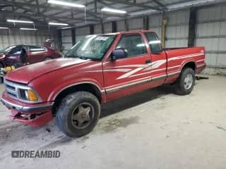 1996 Chevrolet S-10 LS с VIN 1GCDT19X2TK128327, выставлен на аукционе Copart как лот 47827255 с пробегом 180 054 миль миль и Чистый • Clean title. История ставок и продаж доступна на DreamBid. Изображение 1.