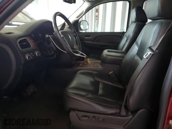 2009 Chevrolet Tahoe LTZ z VIN 1GNFK33049J120917, wystawiony jako Copart lot #69056055 z przebiegiem 196 295 mil mil oraz Czysty tytuł • Clean title. Historia ofert i sprzedaży dostępna na DreamBid. Obrazek 7.
