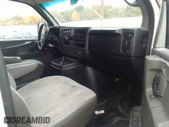 2010 Chevrolet Express Cargo с VIN 1GCUGADX8A1112020, выставлен на аукционе IAAI как лот 38237740 с пробегом Не указан миль и . История ставок и продаж доступна на DreamBid. Изображение 5.