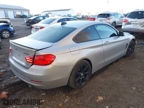 2015 BMW 4 Series 435i xDrive с VIN WBA3R5C5XFK371491, выставлен на аукционе IAAI как лот 40755251 с пробегом 122 181 миль миль и . История ставок и продаж доступна на DreamBid. Изображение 4.