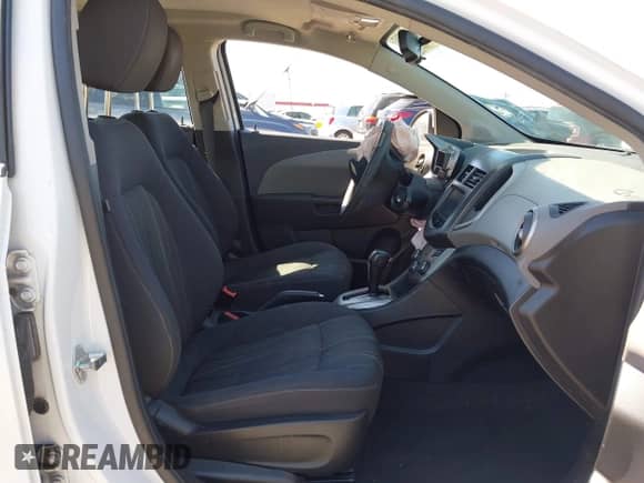 2016 Chevrolet Sonic LT с VIN 1G1JC5SG7G4160617, выставлен на аукционе IAAI как лот 43235913 с пробегом 122 906 миль миль и . История ставок и продаж доступна на DreamBid. Изображение 5.