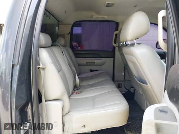 2011 Chevrolet Silverado 1500 LT z VIN 3GCPKSEA5BG216494, wystawiony jako IAAI lot #42683144 z przebiegiem 261 539 mil mil oraz . Historia ofert i sprzedaży dostępna na DreamBid. Obrazek 8.
