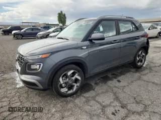 2025 Hyundai Venue SEL с VIN KMHRC8A30SU399635, выставлен на аукционе Copart как лот 84467105 с пробегом 3 509 миль миль и Чистый • Clean title. История ставок и продаж доступна на DreamBid. Изображение 1.