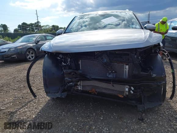 2024 Volkswagen Tiguan SE с VIN 3VV2B7AX3RM137808, выставлен на аукционе IAAI как лот 43074423 с пробегом 14 204 миль миль и . История ставок и продаж доступна на DreamBid. Изображение 6.