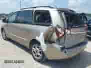 2004 Toyota Sienna XLE z VIN 5TDZA22C94S095684, wystawiony jako IAAI lot #42738921 z przebiegiem 155 272 mil mil oraz . Historia ofert i sprzedaży dostępna na DreamBid. Obrazek 3.