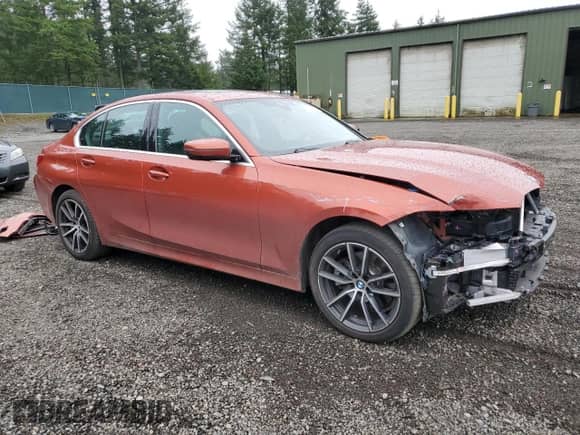 2021 BMW 3 Series 330e xDrive z VIN 3MW5P9J06M8B90884, wystawiony jako Copart lot #50043555 z przebiegiem 9 994 mil mil oraz Szkoda całkowita • Salvage title. Historia ofert i sprzedaży dostępna na DreamBid. Obrazek 4.