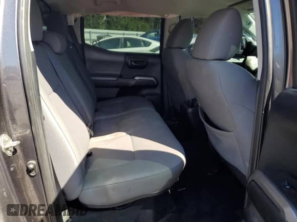 2017 Toyota Tacoma SR5 z VIN 5TFCZ5AN9HX079021, wystawiony jako Copart lot #81540915 z przebiegiem 207 109 mil mil oraz Szkoda całkowita • Salvage title. Historia ofert i sprzedaży dostępna na DreamBid. Obrazek 10.