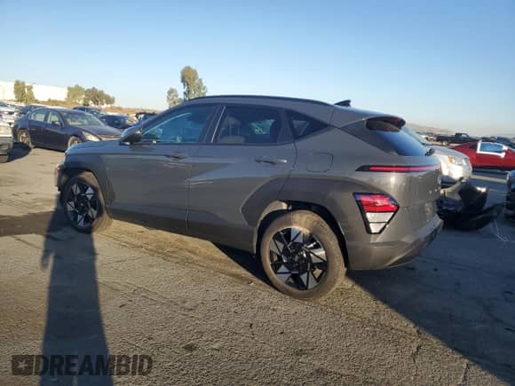 2024 Hyundai Kona SEL с VIN KM8HC3AB4RU070274, выставлен на аукционе Copart как лот 79359174 с пробегом 9 126 миль миль и Списание • Salvage title. История ставок и продаж доступна на DreamBid. Изображение 2.