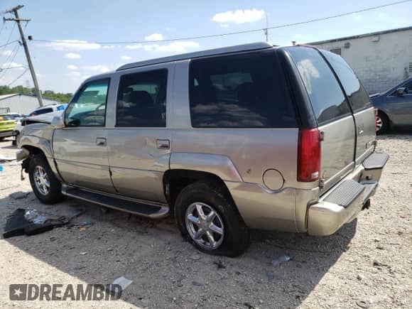 2000 Cadillac Escalade z VIN 1GYEK13R7YR128401, wystawiony jako Copart lot #46227845 z przebiegiem 110 194 mil mil oraz Nie do naprawy • Non repairable. Historia ofert i sprzedaży dostępna na DreamBid. Obrazek 2.