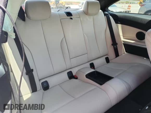 2019 BMW 4 Series 430i xDrive z VIN WBA4W5C50KAE49275, wystawiony jako Copart lot #65019285 z przebiegiem 57 414 mil mil oraz Szkoda całkowita • Salvage title. Historia ofert i sprzedaży dostępna na DreamBid. Obrazek 10.