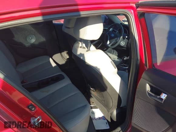 2012 Hyundai Veloster w/Gray Int z VIN KMHTC6AD0CU074696, wystawiony jako IAAI lot #43383748 z przebiegiem 140 707 mil mil oraz . Historia ofert i sprzedaży dostępna na DreamBid. Obrazek 8.