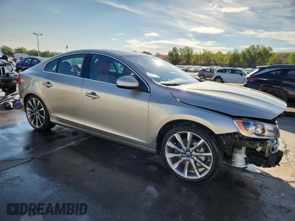 2015 Volvo S60 T5 Premier с VIN YV1612TK0F2340773, выставлен на аукционе Copart как лот 71078425 с пробегом 50 688 миль миль и Списание • Salvage title. История ставок и продаж доступна на DreamBid. Изображение 4.