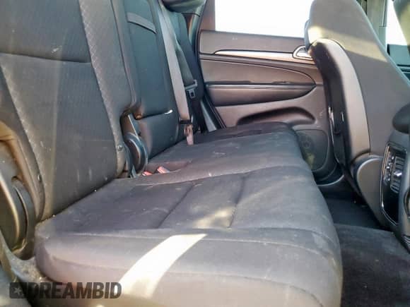 2018 Jeep Grand Cherokee Laredo z VIN 1C4RJEAG9JC429411, wystawiony jako Copart lot #81825445 z przebiegiem Nie podano mil oraz Szkoda całkowita • Salvage title. Historia ofert i sprzedaży dostępna na DreamBid. Obrazek 11.