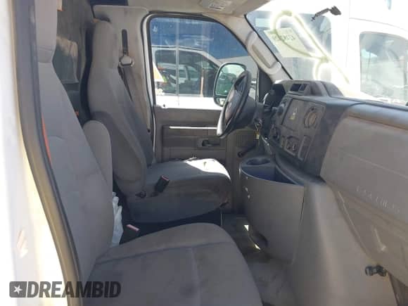 2010 Ford Econoline Cargo Commercial с VIN 1FTNE1EW6ADA91182, выставлен на аукционе IAAI как лот 42482429 с пробегом 293 127 миль миль и . История ставок и продаж доступна на DreamBid. Изображение 5.