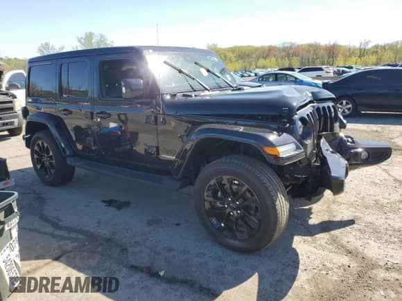 2022 Jeep Wrangler Unlimited Sahara with VIN 1C4HJXEN2NW173682, listed as a Copart auction lot 54405425 with 42,870 mi miles and Salvage title. Bid and sale history available at DreamBid. Image 4.