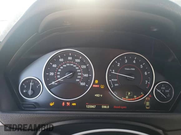 2019 BMW 4 Series 430i xDrive z VIN WBA4W5C55KAE49840, wystawiony jako Copart lot #62061575 z przebiegiem 125 967 mil mil oraz Szkoda całkowita • Salvage title. Historia ofert i sprzedaży dostępna na DreamBid. Obrazek 9.