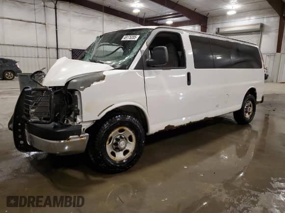 2009 Chevrolet Express Passenger z VIN 1GAHG39K491165750, wystawiony jako Copart lot #49175205 z przebiegiem 378 014 mil mil oraz Nie do naprawy • Non repairable. Historia ofert i sprzedaży dostępna na DreamBid. Obrazek 1.