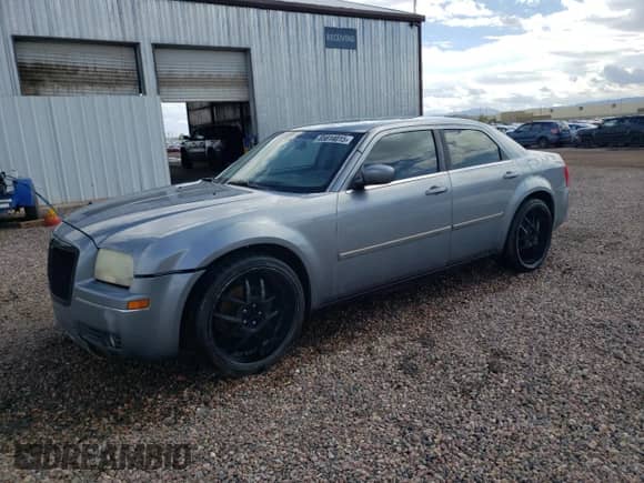 2006 Chrysler 300 Touring with VIN 2C3KA53G16H458912, listed as a Copart auction lot 85814015 with 207,998 mi miles and Clean title. Bid and sale history available at DreamBid. Image 1.