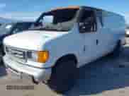 2007 Ford Econoline Cargo Commercial z VIN 1FTNS24W27DA64747, wystawiony jako IAAI lot #41915659 z przebiegiem Nie podano mil oraz . Historia ofert i sprzedaży dostępna na DreamBid. Obrazek 2.