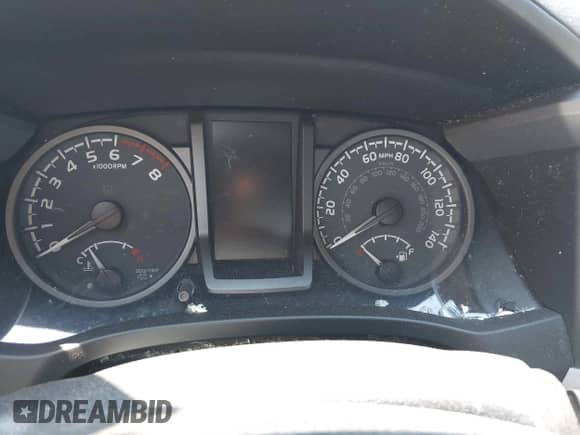 2021 Toyota Tacoma SR5 z VIN 3TYDZ5BN1MT002778, wystawiony jako IAAI lot #42591088 z przebiegiem Nie podano mil oraz . Historia ofert i sprzedaży dostępna na DreamBid. Obrazek 7.