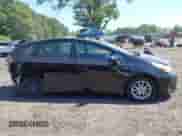 2016 Toyota Prius Two z VIN JTDZN3EU4GJ046408, wystawiony jako IAAI lot #42546059 z przebiegiem 397 469 mil mil oraz . Historia ofert i sprzedaży dostępna na DreamBid. Obrazek 13.