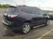 2017 Chevrolet Traverse Premier z VIN 1GNKRJKD0HJ130555, wystawiony jako Copart lot #69190945 z przebiegiem 78 145 mil mil oraz Czysty tytuł • Clean title. Historia ofert i sprzedaży dostępna na DreamBid. Obrazek 3.