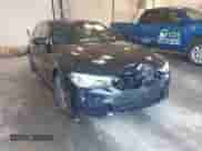 2019 BMW 5 Series 540i xDrive z VIN WBAJE7C51KWW17345, wystawiony jako IAAI lot #42535806 z przebiegiem 57 003 mil mil oraz . Historia ofert i sprzedaży dostępna na DreamBid. Obrazek 1.