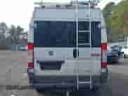 2014 Ram ProMaster Cargo z VIN 3C6TRVBG3EE105518, wystawiony jako IAAI lot #41673098 z przebiegiem 201 978 mil mil oraz . Historia ofert i sprzedaży dostępna na DreamBid. Obrazek 16.