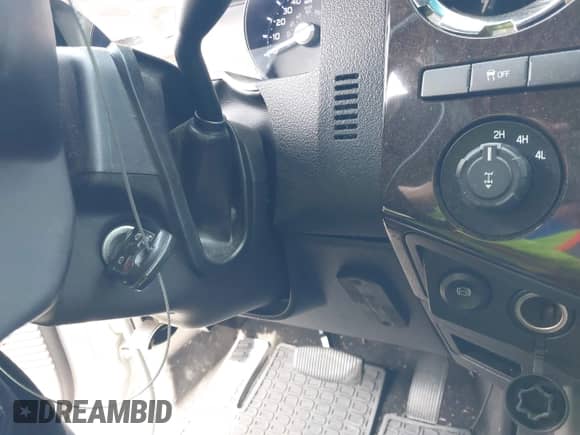 2015 Ford F-250 Lariat z VIN 1FT7W2BT3FEA37930, wystawiony jako IAAI lot #42492049 z przebiegiem 108 256 mil mil oraz . Historia ofert i sprzedaży dostępna na DreamBid. Obrazek 11.