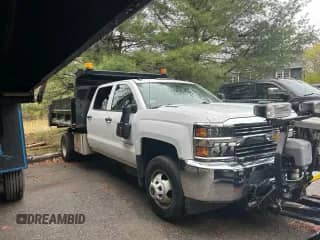2015 Chevrolet Silverado 3500 с VIN 1GB4KYC84FF591262, выставлен на аукционе Copart как лот 55965495 с пробегом 72 345 миль миль и Чистый • Clean title. История ставок и продаж доступна на DreamBid. Изображение 1.