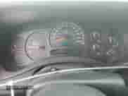 2005 GMC Sierra 1500 SLE z VIN 2GTEK13T751180214, wystawiony jako Copart lot #84294625 z przebiegiem 174 546 mil mil oraz Czysty tytuł • Clean title. Historia ofert i sprzedaży dostępna na DreamBid. Obrazek 9.