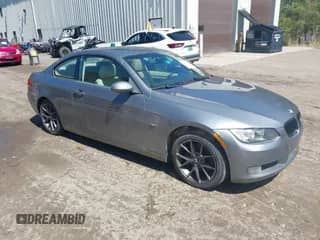 2008 BMW 3 Series 328xi z VIN WBAWC33588PC87228, wystawiony jako IAAI lot #42136298 z przebiegiem 138 696 mil mil oraz . Historia ofert i sprzedaży dostępna na DreamBid. Obrazek 1.