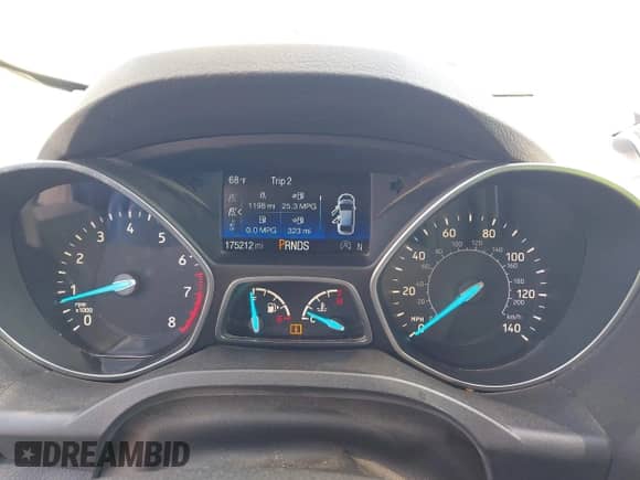 2017 Ford Escape Titanium с VIN 1FMCU0JD8HUB15366, выставлен на аукционе IAAI как лот 43073151 с пробегом 175 212 миль миль и . История ставок и продаж доступна на DreamBid. Изображение 7.