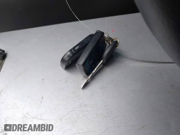 2006 Chevrolet Silverado 1500 LT1 с VIN 1GCEK19V56Z186384, выставлен на аукционе IAAI как лот 41889772 с пробегом 179 032 миль миль и . История ставок и продаж доступна на DreamBid. Изображение 11.