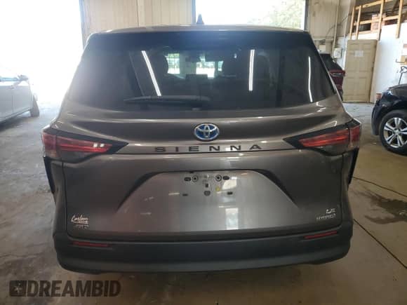 2021 Toyota Sienna LE with VIN 5TDKSKFC9MS015521, listed as a Copart auction lot 80913925 with 124,556 mi miles and Salvage title. Bid and sale history available at DreamBid. Image 6.