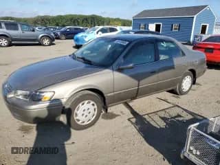 1999 Toyota Camry LE z VIN JT2BG22K8X0314061, wystawiony jako Copart lot #85128065 z przebiegiem 163 005 mil mil oraz Szkoda całkowita • Salvage title. Historia ofert i sprzedaży dostępna na DreamBid. Obrazek 1.