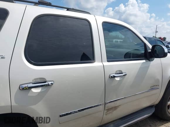 2014 Chevrolet Tahoe LTZ с VIN 1GNSKCE09ER212161, выставлен на аукционе IAAI как лот 42836208 с пробегом 156 432 миль миль и . История ставок и продаж доступна на DreamBid. Изображение 14.