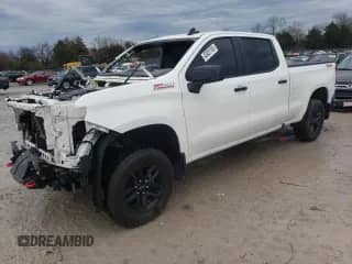 2022 Chevrolet Silverado 1500 с VIN 1GCUYFETXNZ123629, выставлен на аукционе Copart как лот 43431105 с пробегом 68 040 миль миль и Списание • Salvage title. История ставок и продаж доступна на DreamBid. Изображение 1.